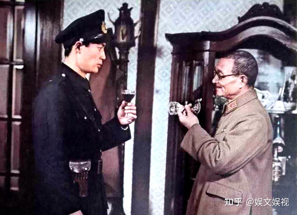 二战间谍大片中错综的阴谋与惊险场面