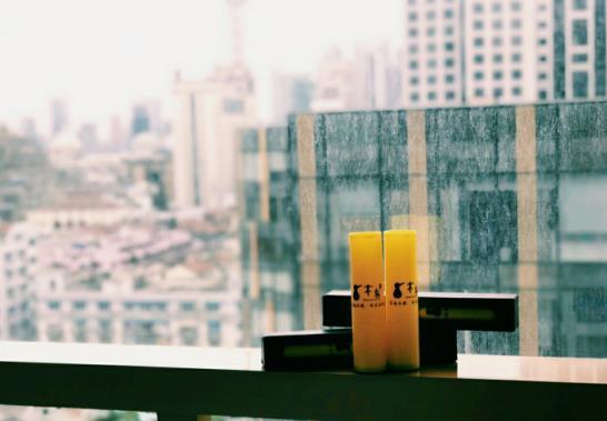 单亲妈妈带娃去上海迪士尼 女儿半夜发烧怎么