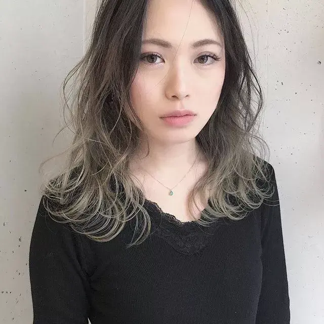 盆友们,我是一个女大学生,我想换个发型,求推荐,换哪一种呢?谢谢?