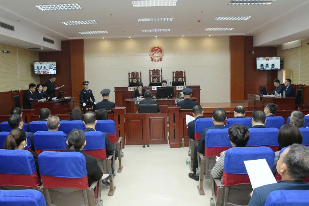 原董事长刘杰受贿一案,于11月9日在蚌埠市中级人民法院一审公开开庭