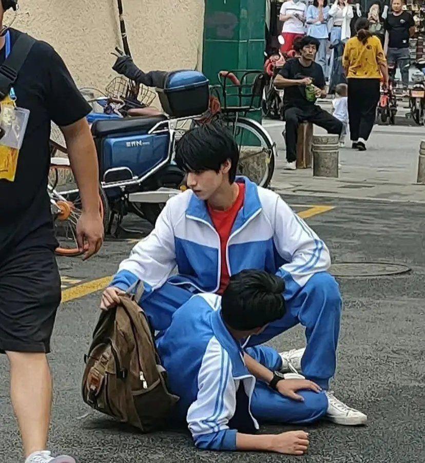 重庆七中的校草朱志鑫长得多好看