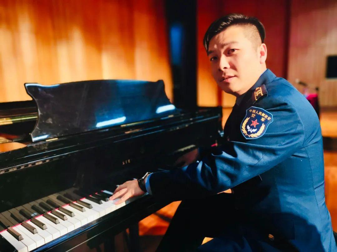 祝贺天空音乐人赵轩的一万马赫荣获空军二等奖