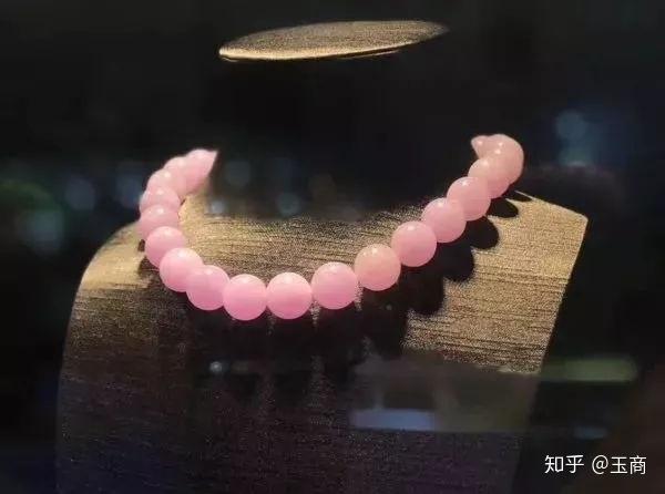 翡翠珠链该怎么戴?不是往脖子上一挂这么简单 - 知乎