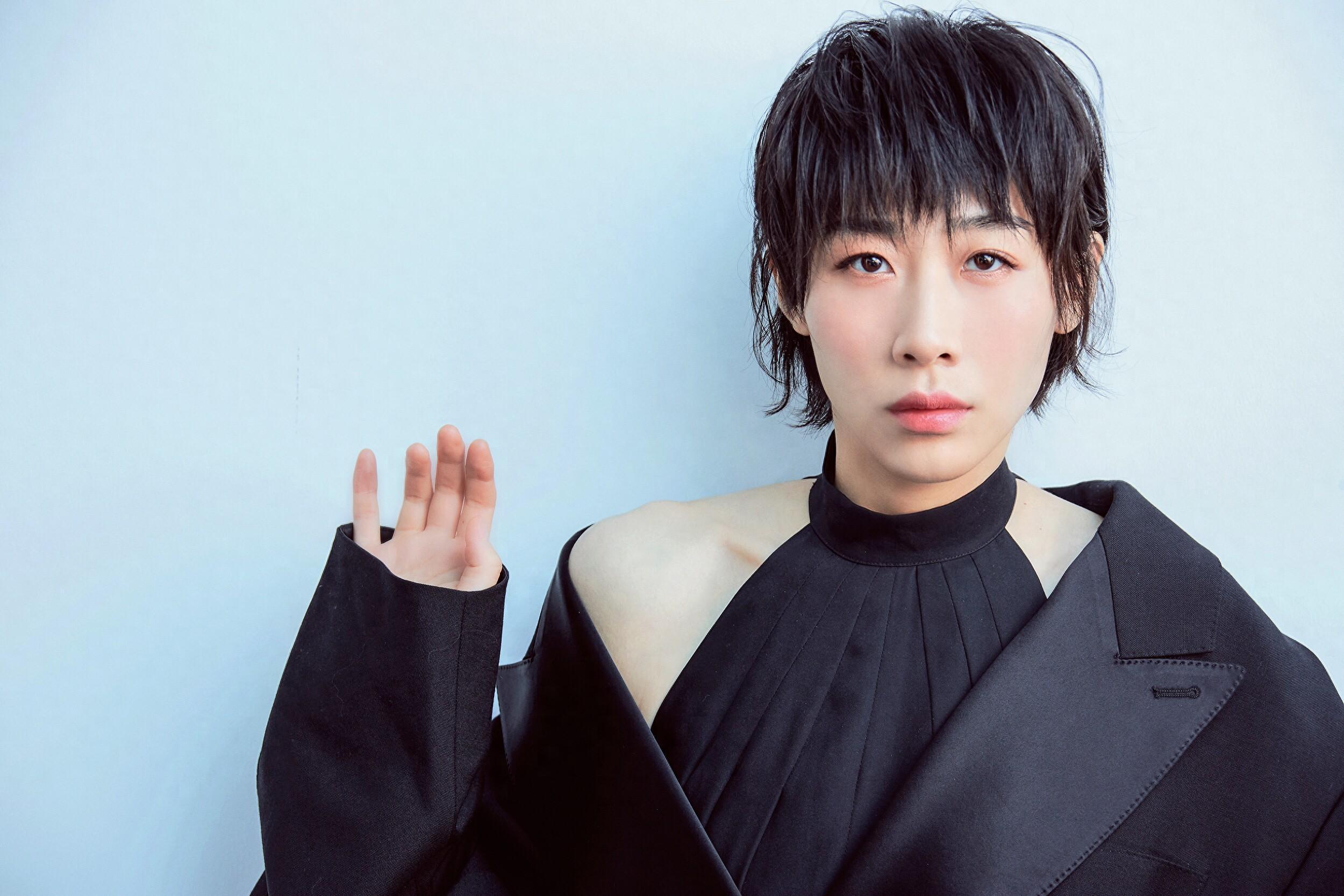 2019年,已婚的任素汐与男星董博同喝一杯奶茶,并向丈夫李洋提出离婚.