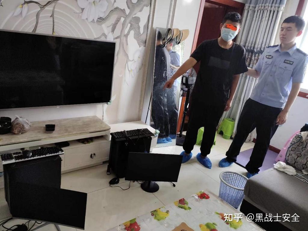 重庆一男子袭警被民警开枪击伤后死亡，目击者：系摩托车刮擦引冲突 - 哔哩哔哩