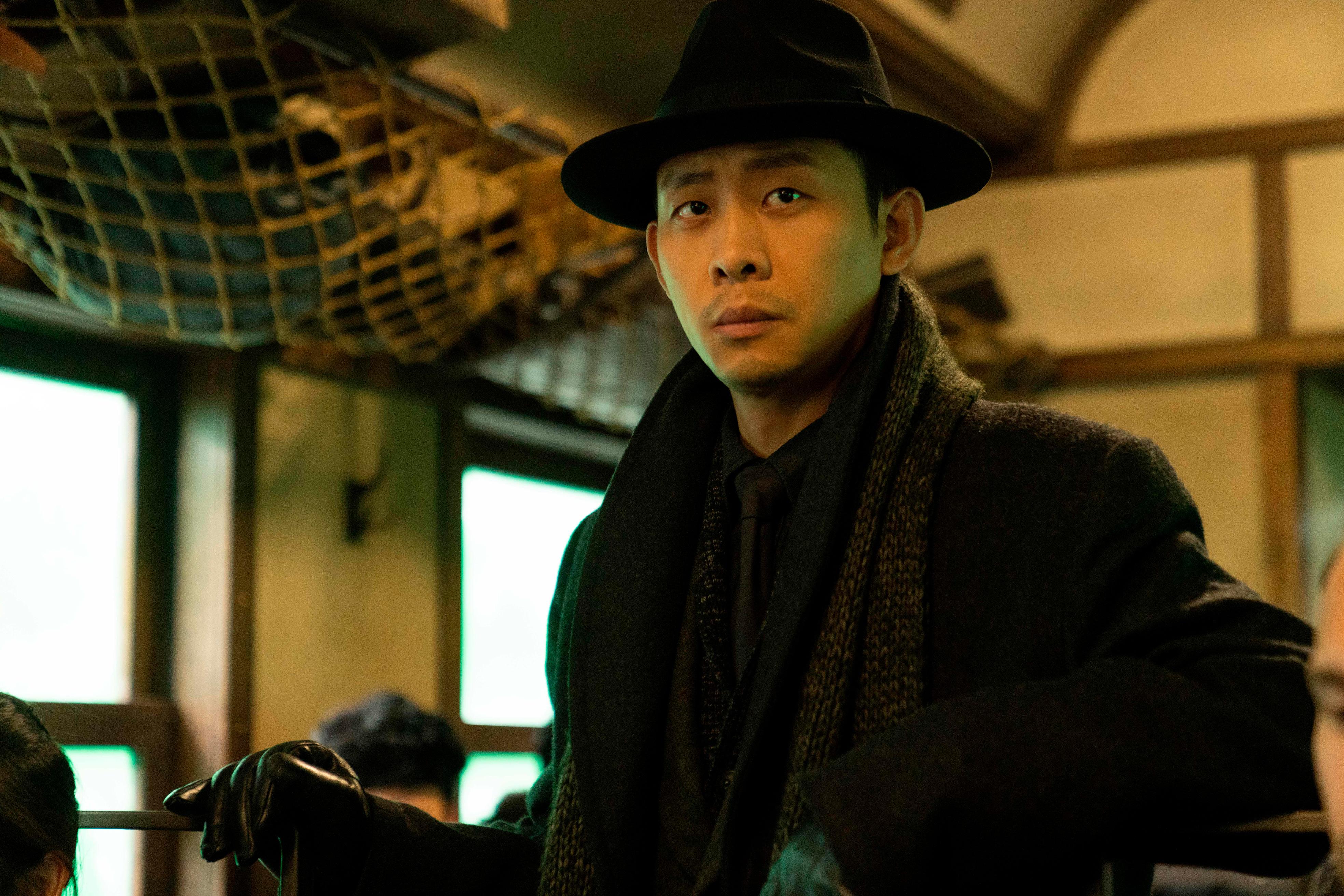 张艺谋执导,于和伟,张译,秦海璐,刘浩存等主演的电影《悬崖之上》拍得