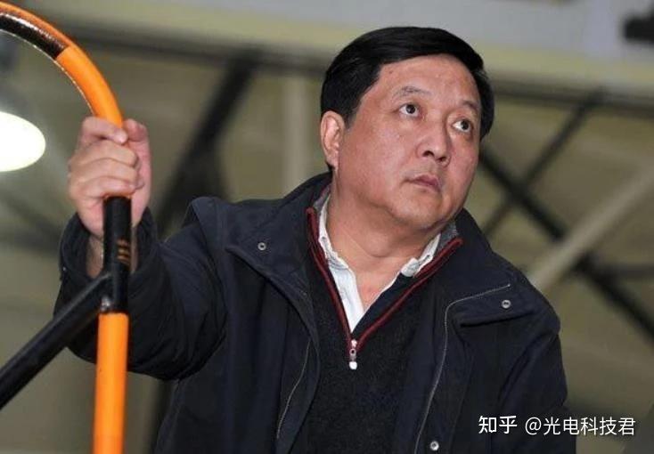 歼-20总师杨伟:三次差1分面临抉择,梦想未来战机由中国来制定标准 - 知乎