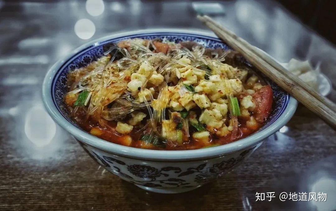 哪种辣椒酱又辣又好吃推荐 v2-5e160249ca5682d2b7f6059acc5f4cf8_r.jpg