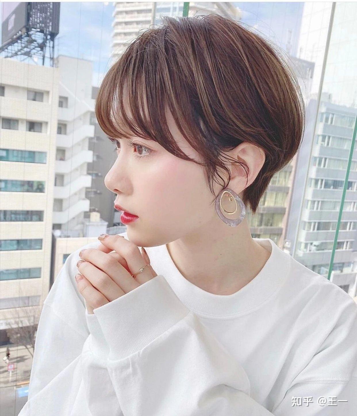 关注问题 67 写回答 登录/注册 发型 短发 长发 女生一定要留长发