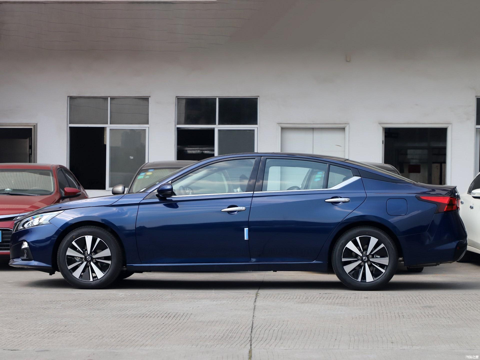 延续日产最新家族化的设计语言,采用日产vmotion 2