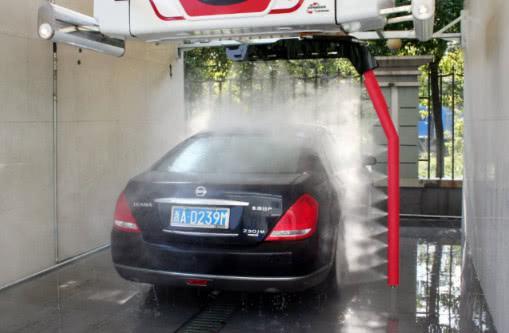 经常洗车和一个月不洗车到底哪个更伤车 老司机 一年后你就懂了 知乎