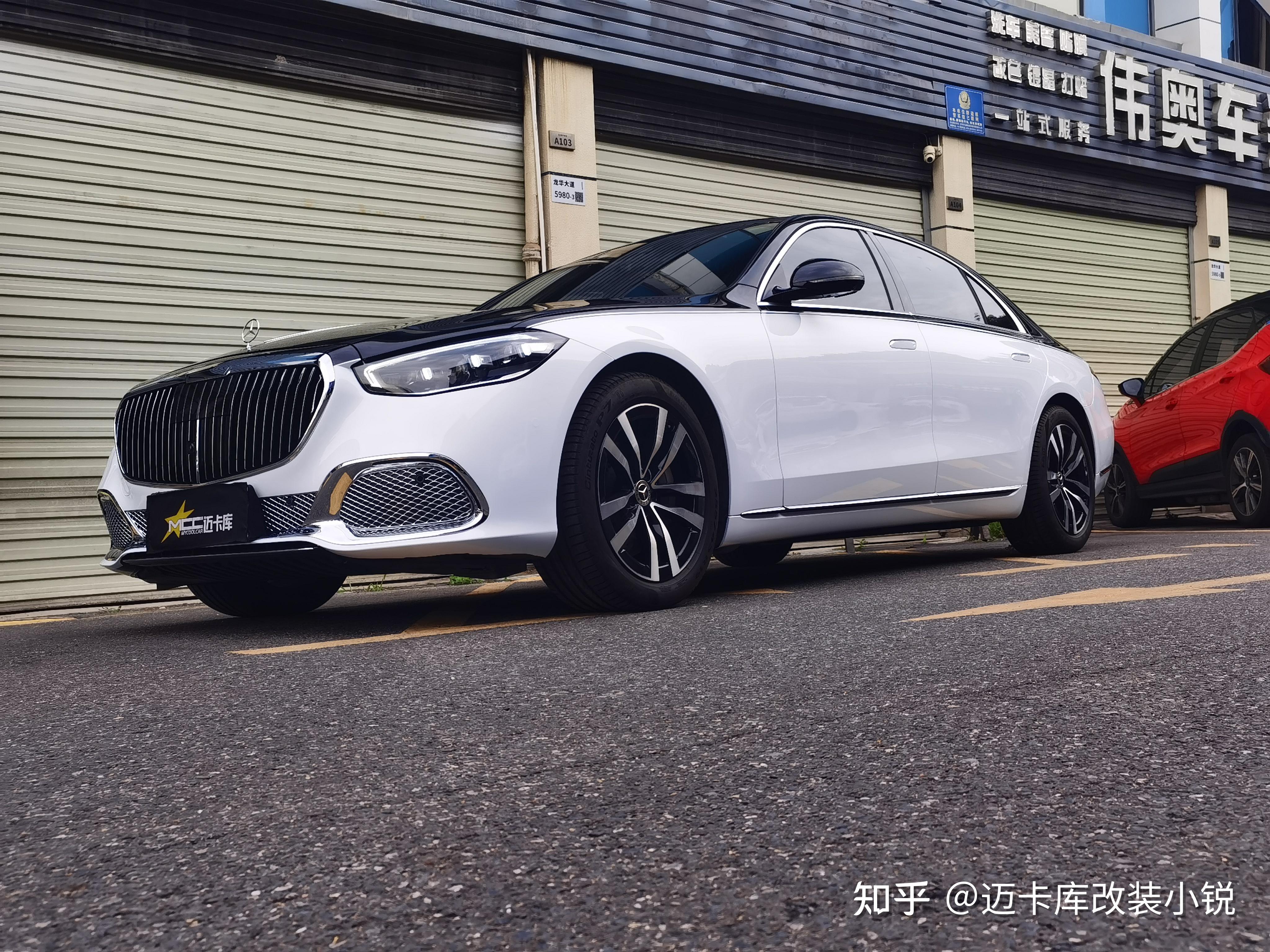 深圳施工改装奔驰s400l改装迈巴赫包围外观双拼色车身