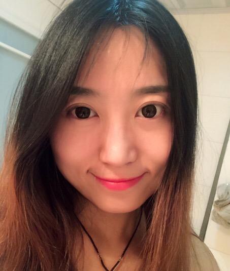 脸大的女生怎么拍照好看