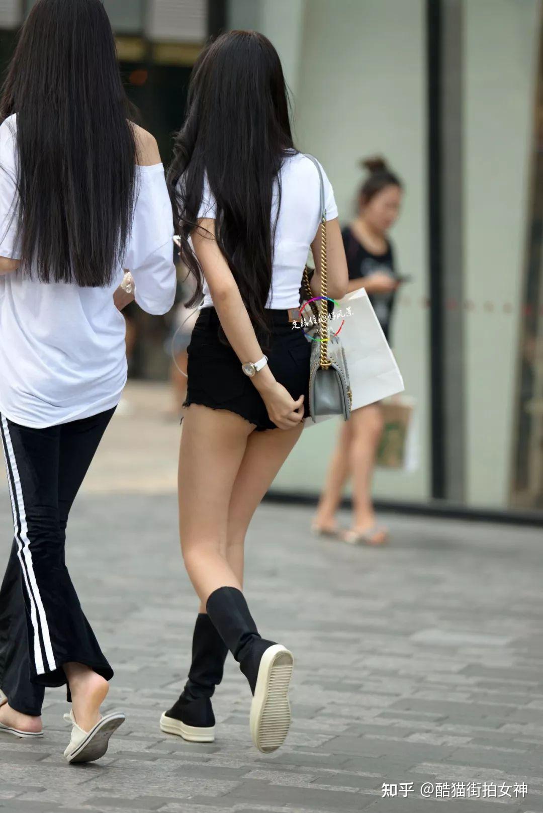 每日更新美女街拍视频 v2-5e985c8df97d56ac23fd0f691d639f21_r.jpg