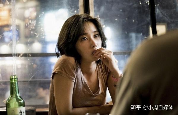 李重贤导演则透过2015年的短篇电影《身价》在韩国横扫奖项,《thecall