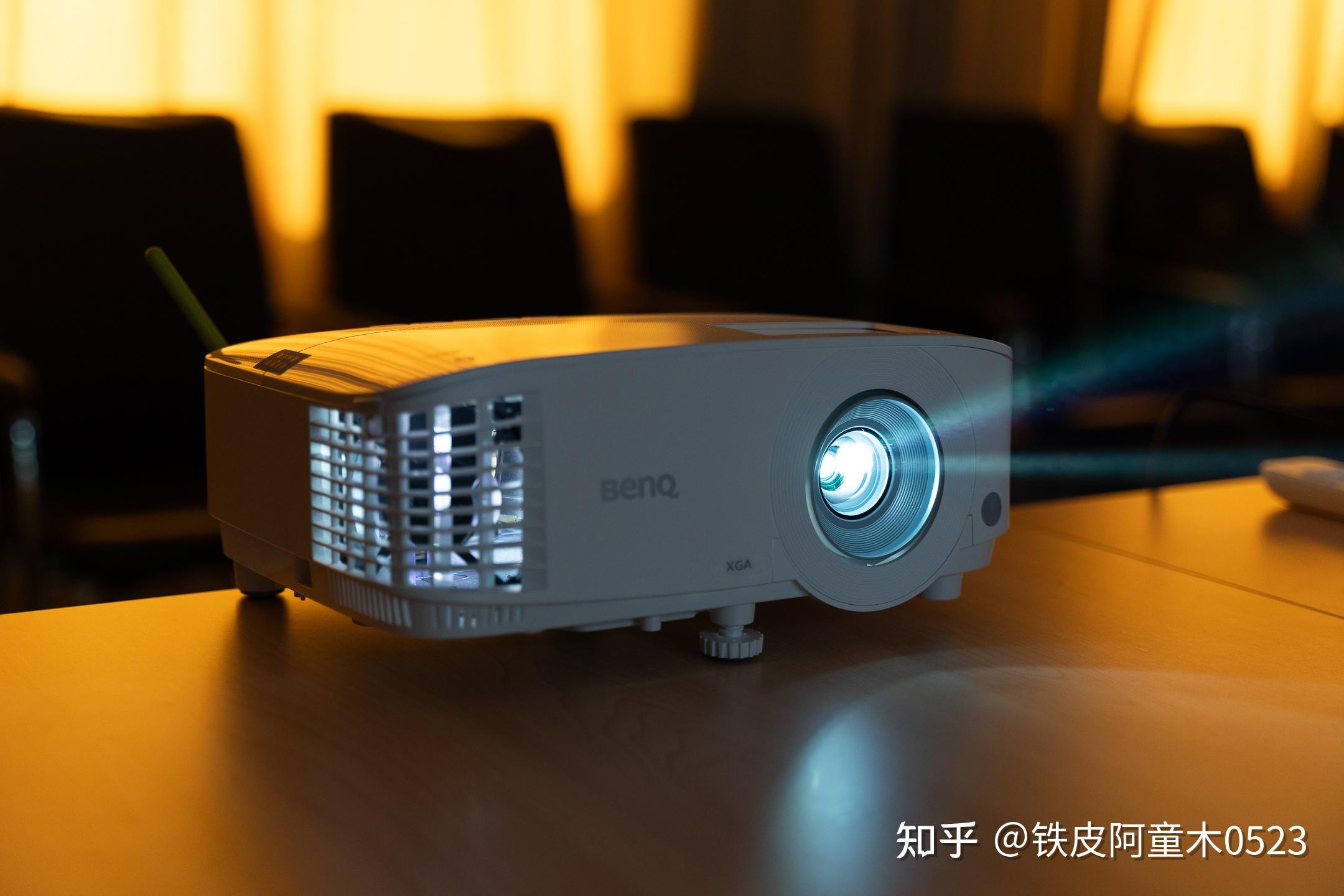 超亮大尺寸投屏效率更翻倍benq明基e520商用投影仪体验