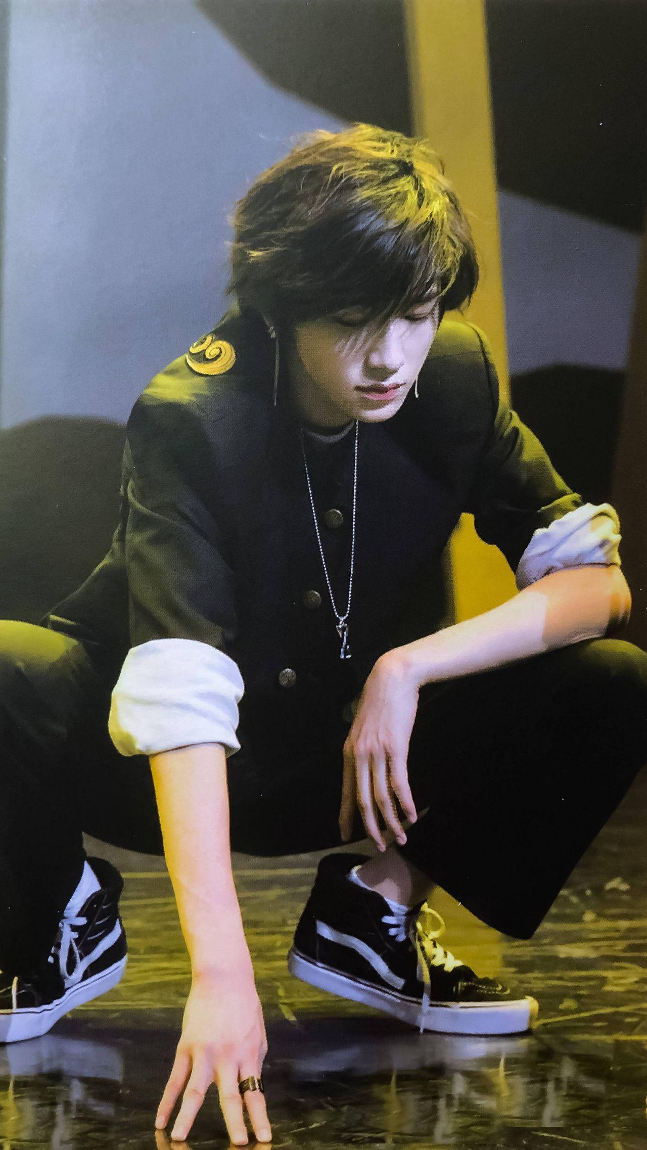 宋亚轩跳英雄时衣服出了什么问题