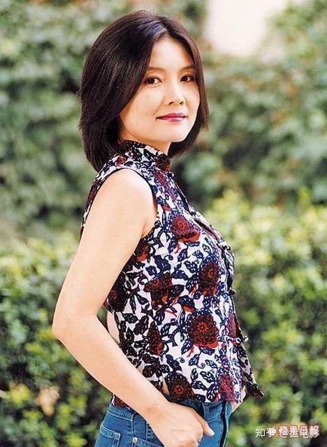 八十年代退学成为个体演员巅峰时因退隐盘点马晓晴的容貌风采