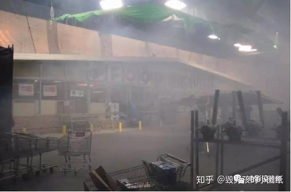 视界解析:看电影《迷雾》如何创造真正的怪物 - 知乎