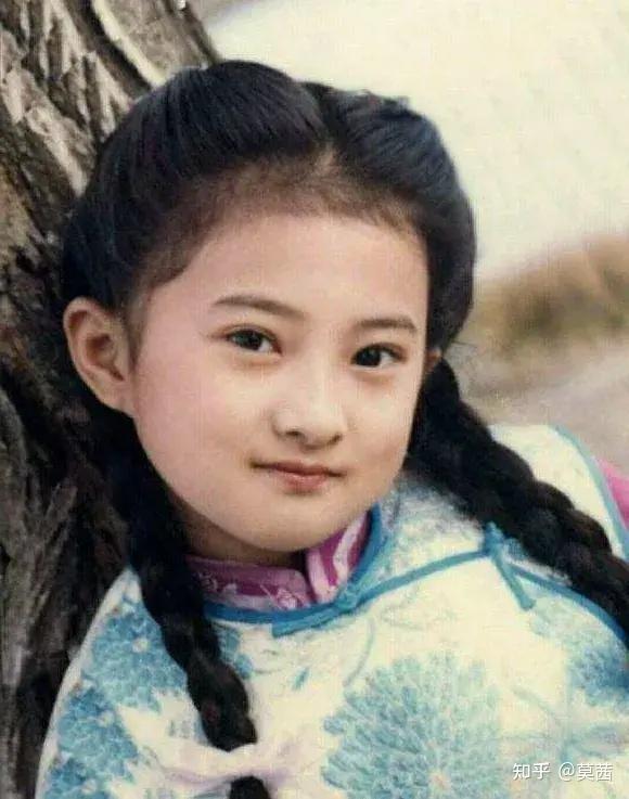 "小婉君"金铭:9岁爆红,撒贝宁发誓要娶她,考上北大,43岁至今未婚
