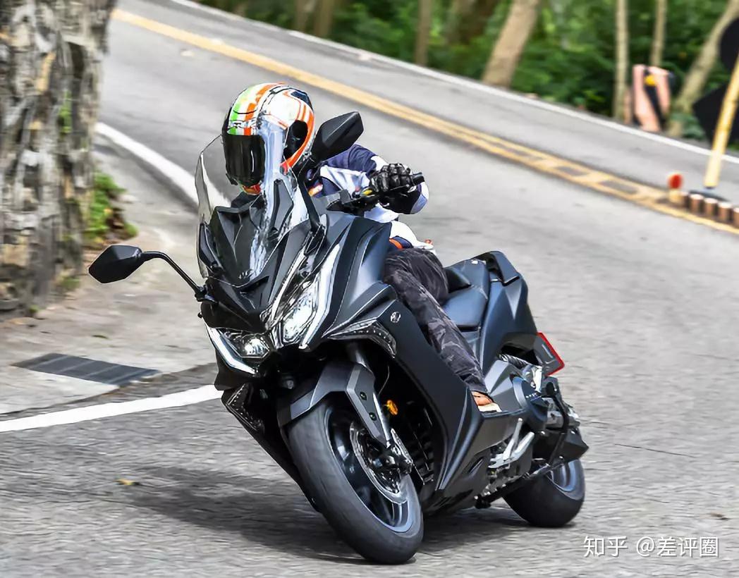 【车主有话说】KYMCO AK550：车主公认的四大优点与三大缺点 - 知乎