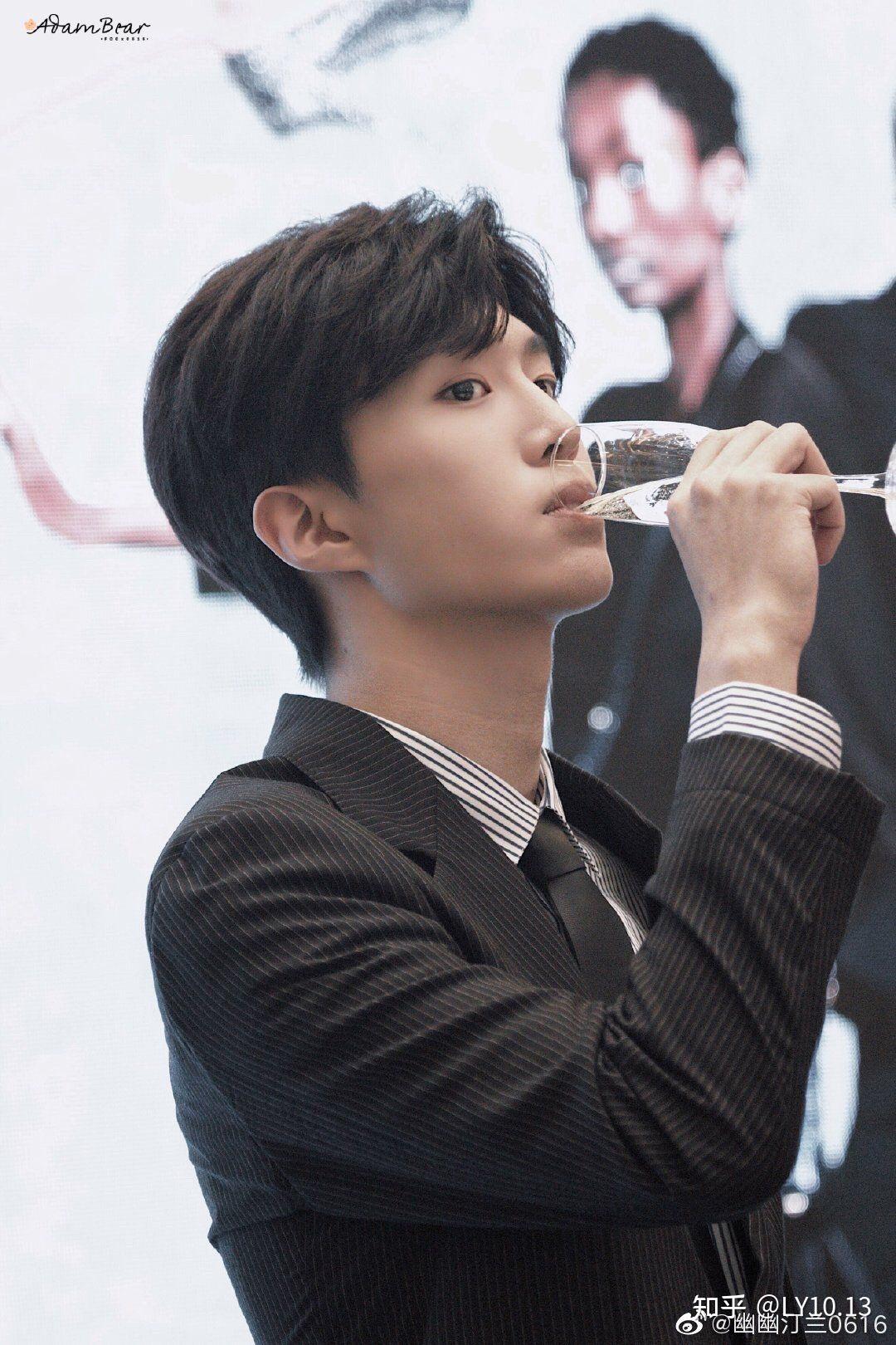 范丞丞有哪些出圈神图? - 知乎