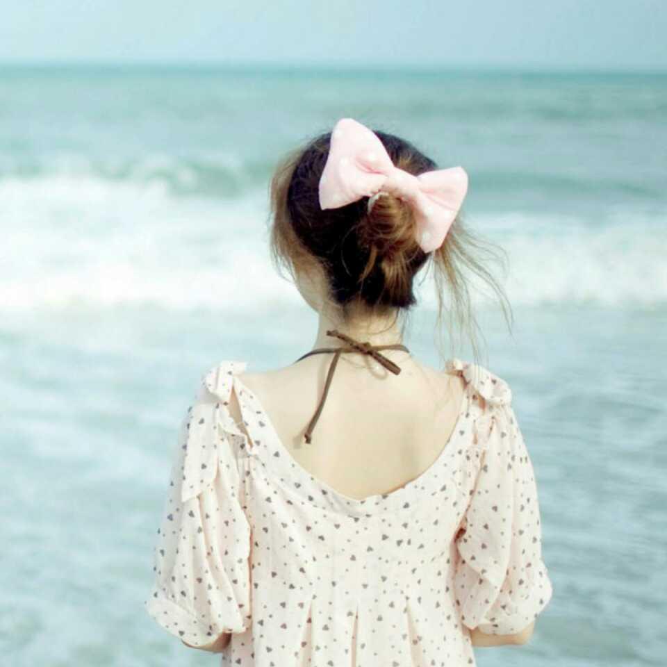 佛系少女图片蓝色 v2-5f258d40a20a1efcd5a0624b95e0ed4a_1440w.jpg?source=172ae18b