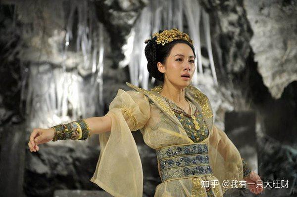 张烈为感激陈靖仇,将刚刚寻回的神农鼎交给了他,而拓跋玉儿与陈靖仇经