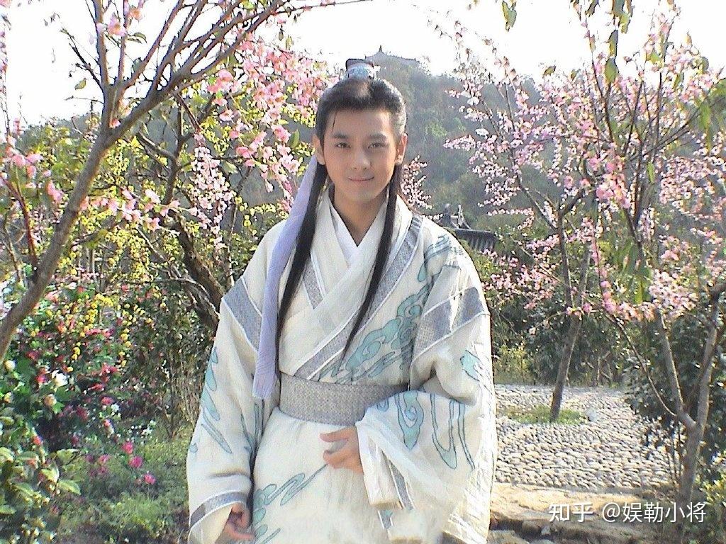 林志颖晒剧照并感叹孩子和工作很难选择陈若仪还与郑云灿合影