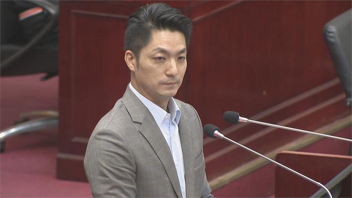 蒋万安就职日,国民党在北市议会向台毒投降?