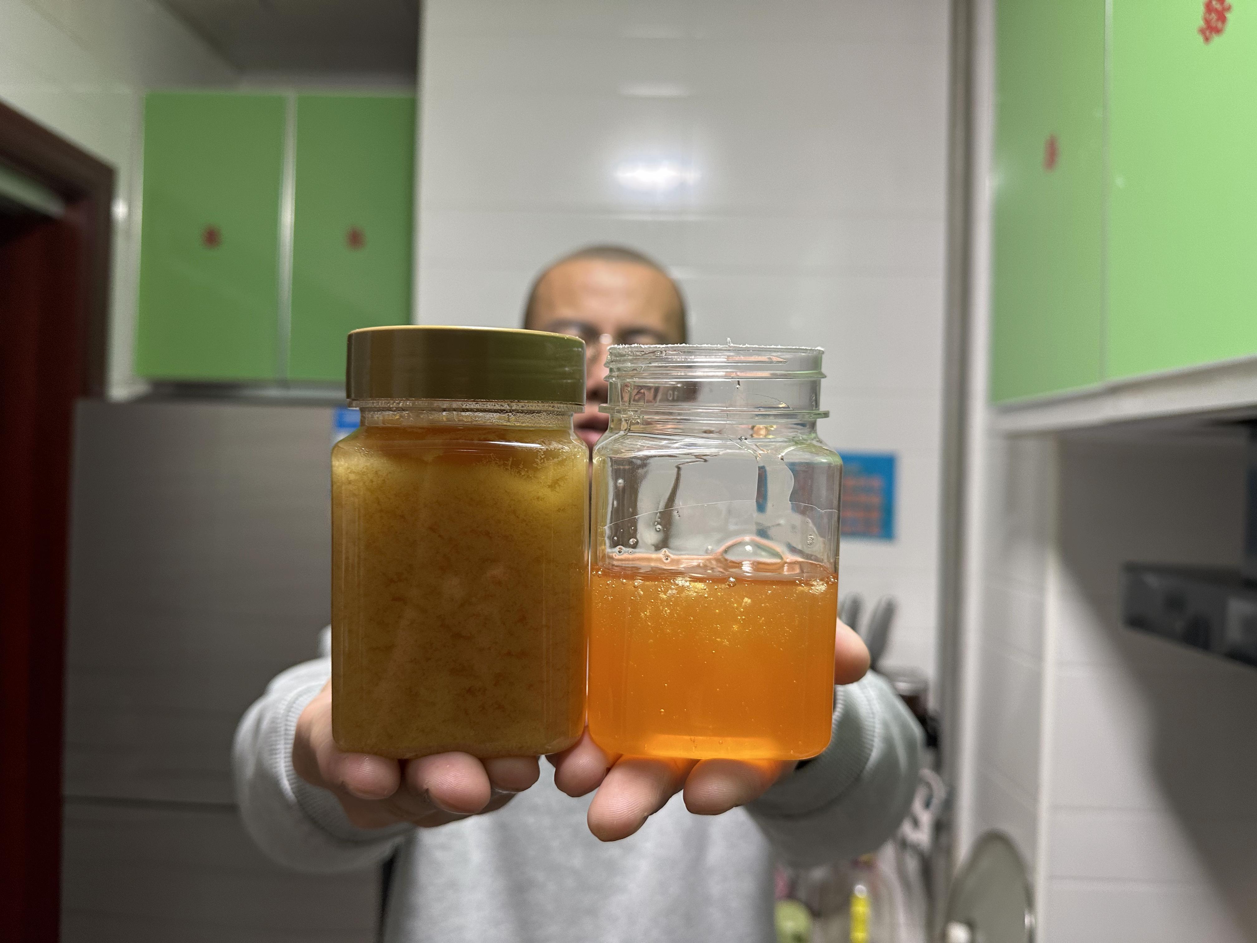 放了8年的蜂蜜还能喝吗有毒吗(蜂蜜放了七八年)