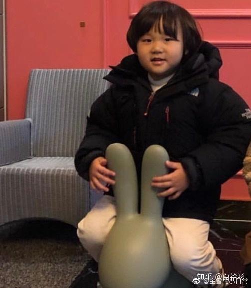 有没有金雪小朋友和其他男孩子的情头呀