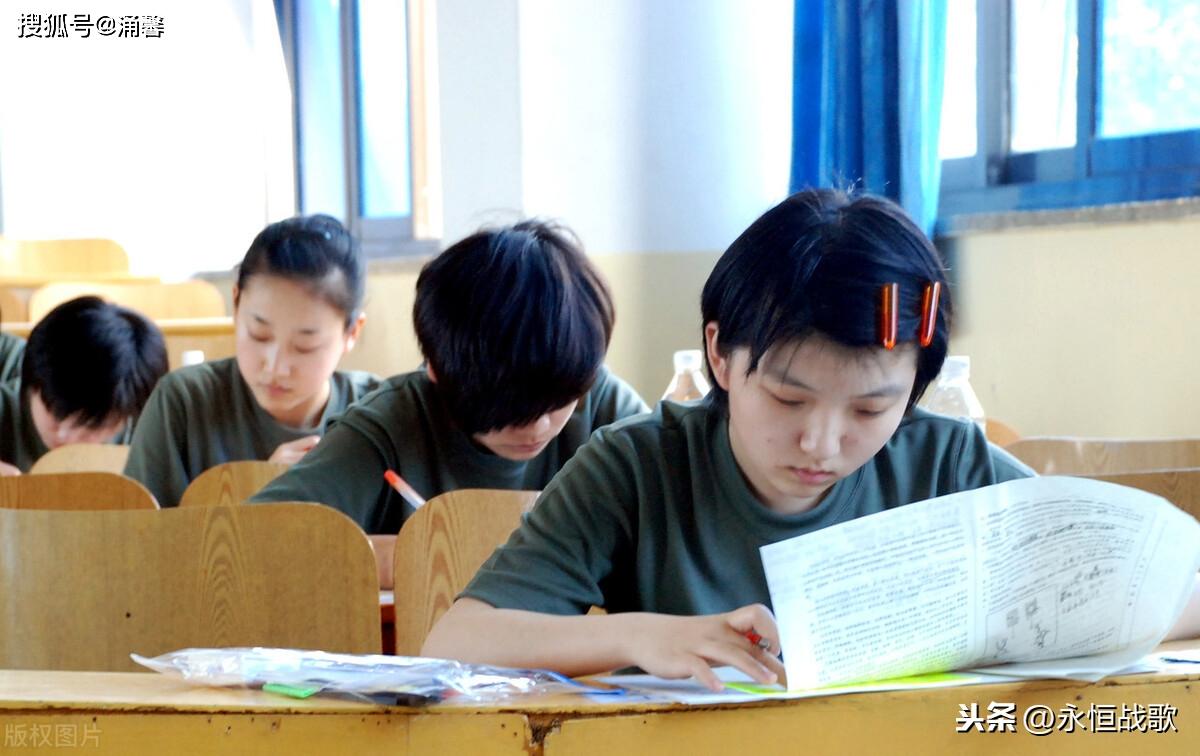 大学生怎么考士官 v2-5f7488d8e19321736d7dd0df7e073248_r.jpg