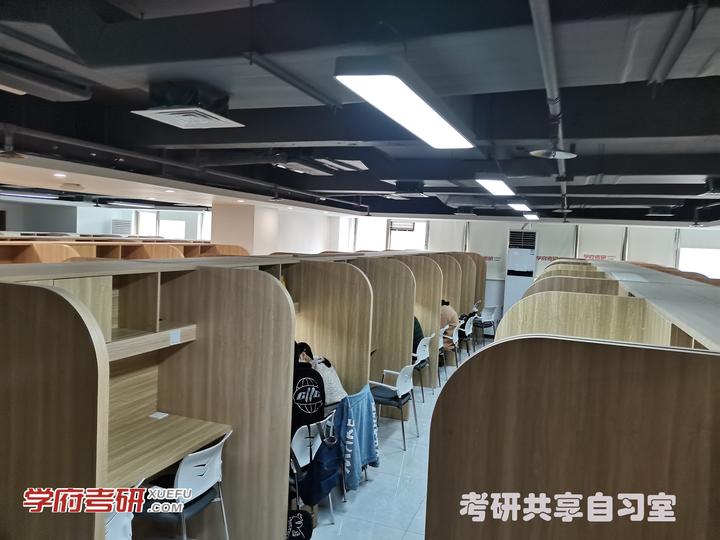 凌晨三点排队占座、路灯下熬夜背书...今年考研,有必要这么拼吗? - 知乎