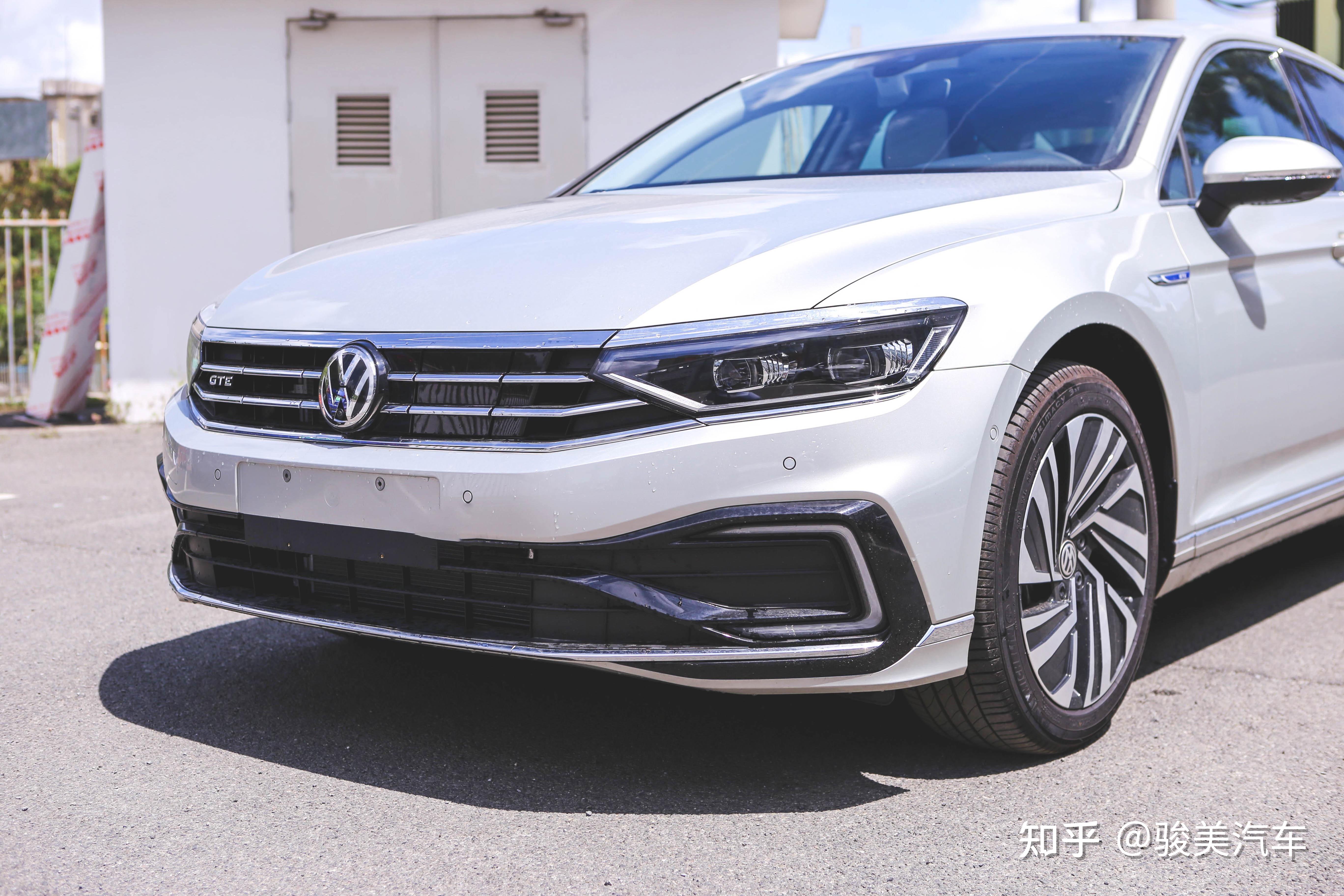 帕萨特phev车型,作为同门兄弟同为中级车型的王者之一的迈腾自然也不