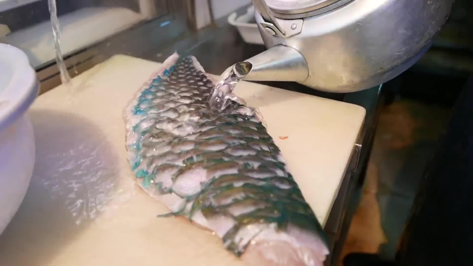 巨大拿破仑鱼刺身日本顶级美食