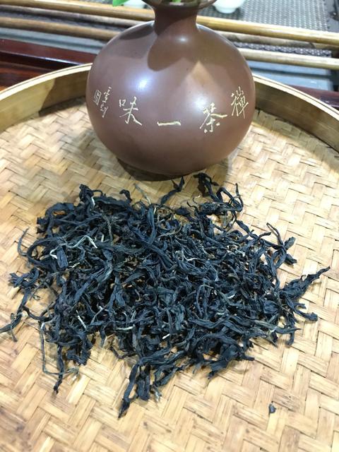传统七大茶类分类法 红茶: 滇红工夫,九曲红梅,祁门红茶,政和工夫