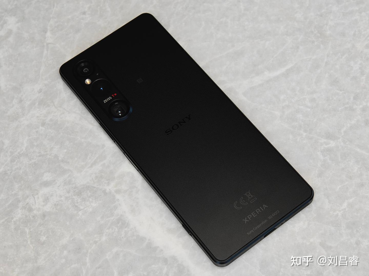 索尼 Xperia 1V 测评 —— 褪去特立独行,剩下的是东亚 iPhone 还是小众狂欢?