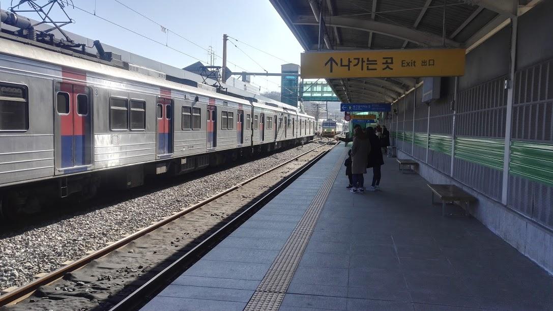 首尔机场铁路图片