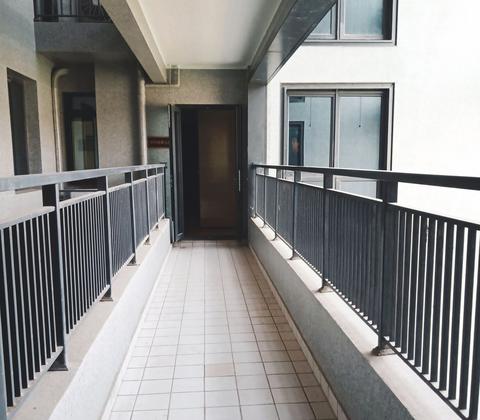 木桐设计事务所: 近些年开发的新房,一梯两户的户型占比慢慢减小了