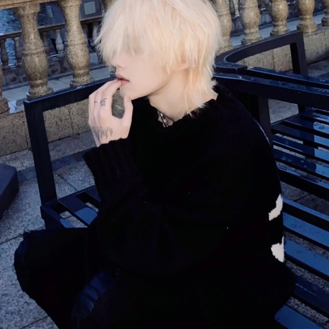 瞬间沦陷的高质量男生头像慵懒系