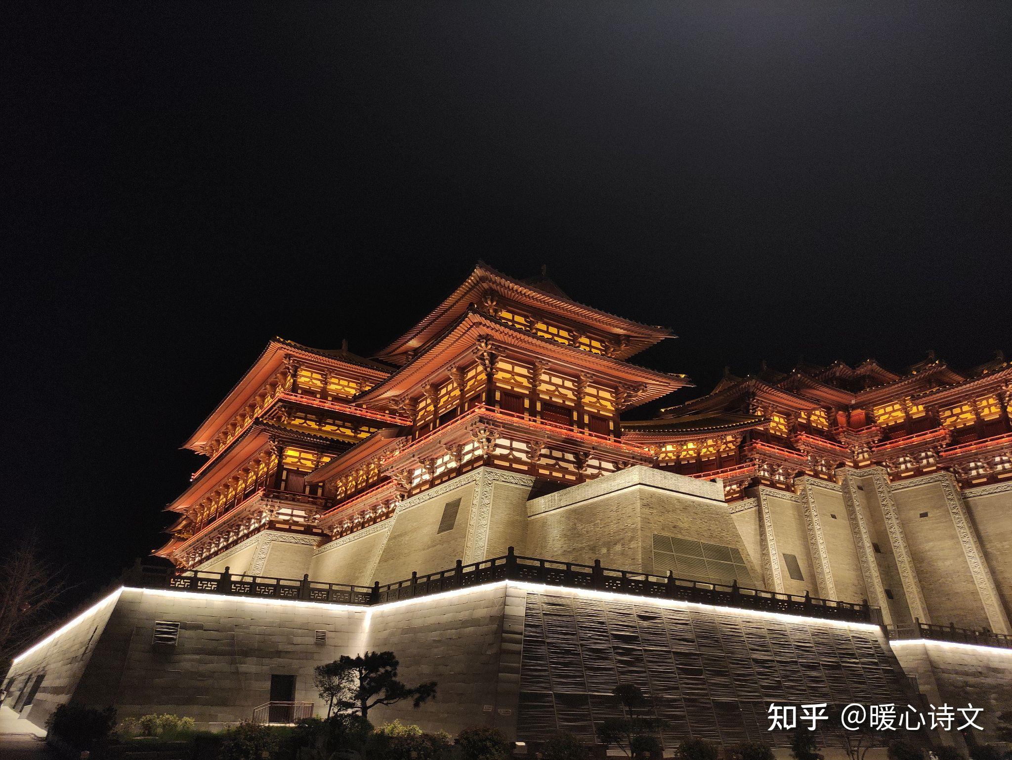 第二天行程 龍門石窟 王城公園講真,一天沒吃飯的我有點體力不濟,想著