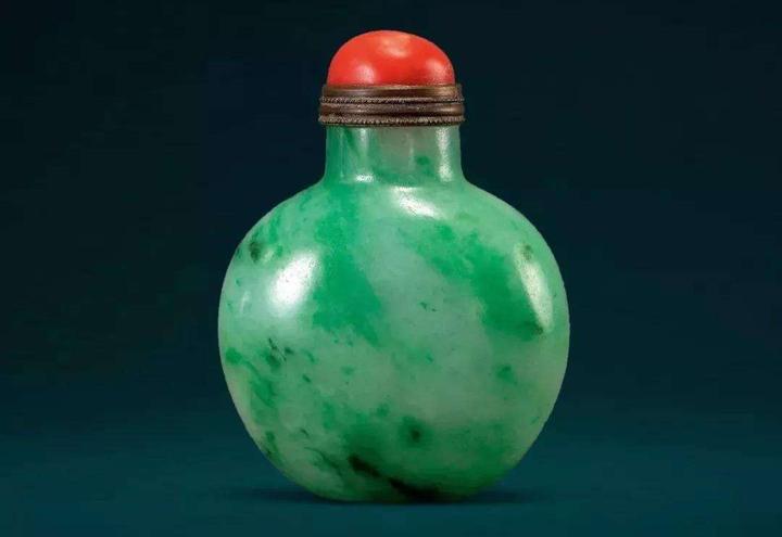 小小一个「鼻烟壶」集工艺之大成，却已成为翡翠界的绝唱- 知乎