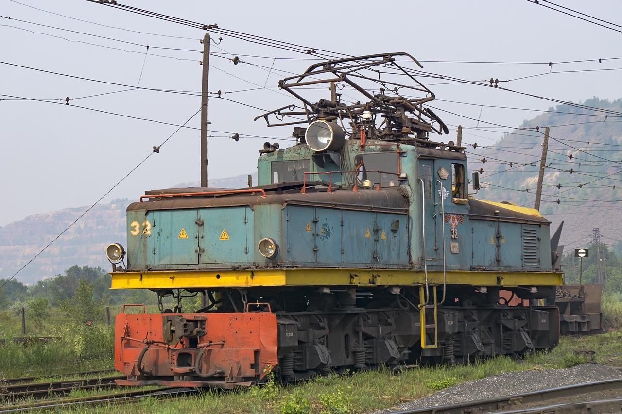 科普】来自新切尔卡斯克的“小鳄鱼”IVKP1A/B/V型和IVKP2型工矿电力机车- 知乎