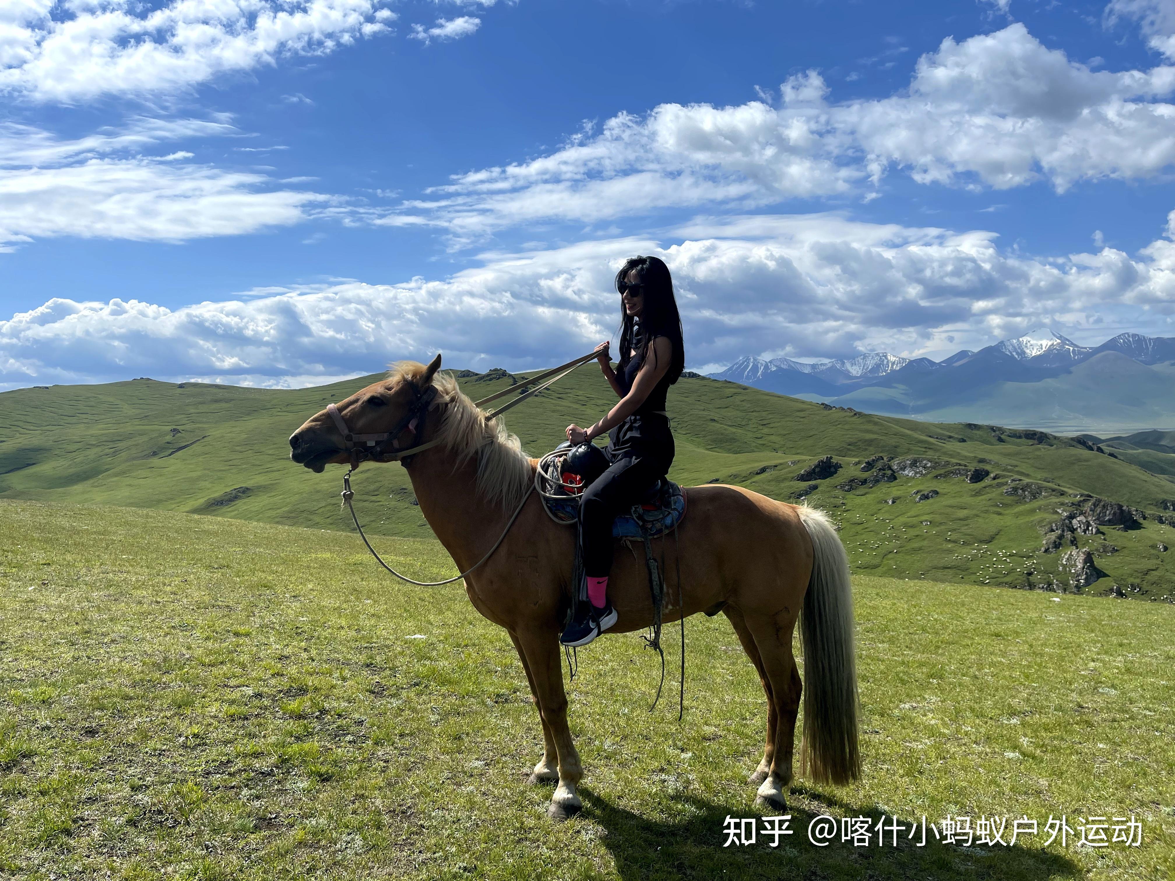 请问新疆女生长相有什么特色呀