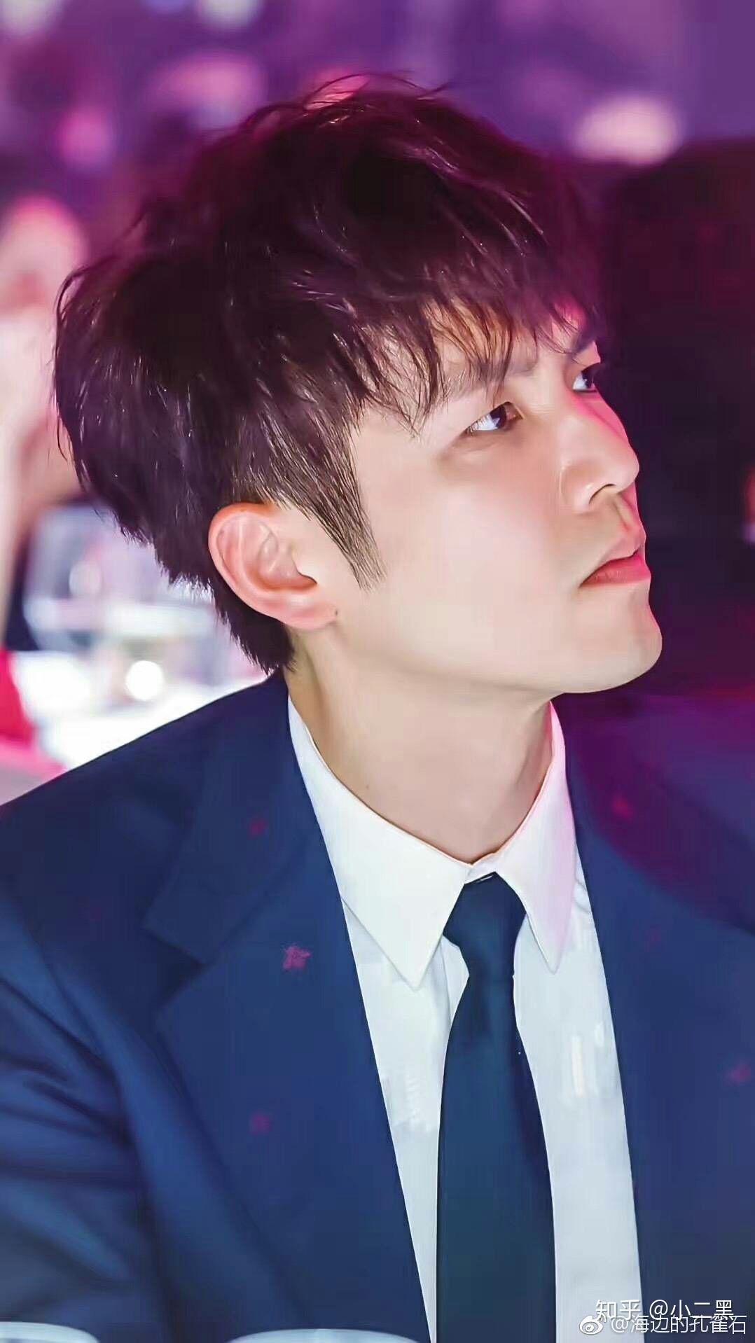 有哪些看起来有骨感美或者下颌线非常明显的男明星