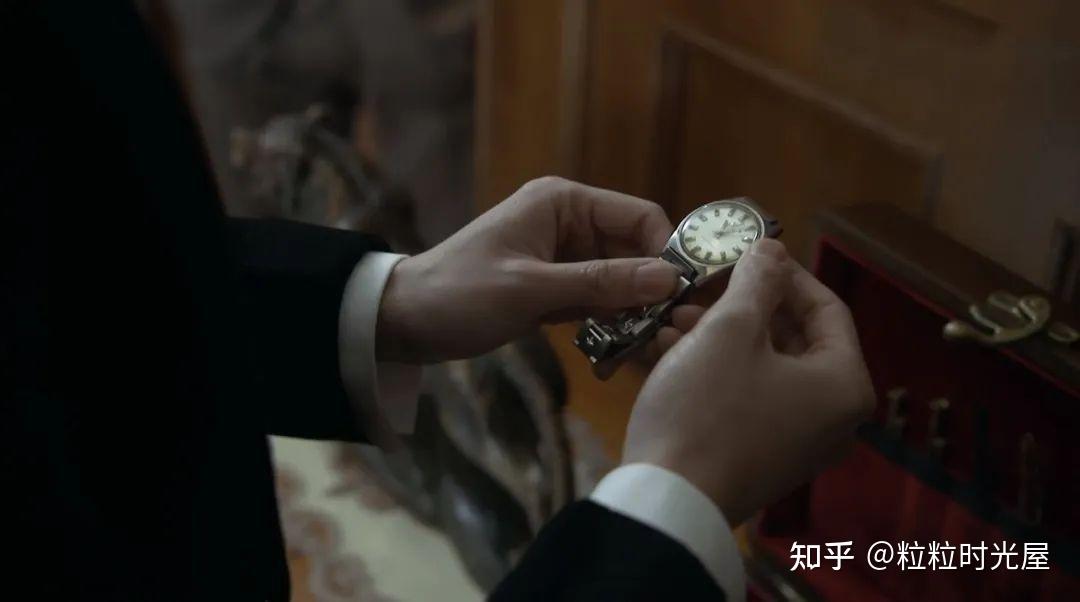 重温《伪装者》:明台为何在订婚日戴上王天风送的手表?