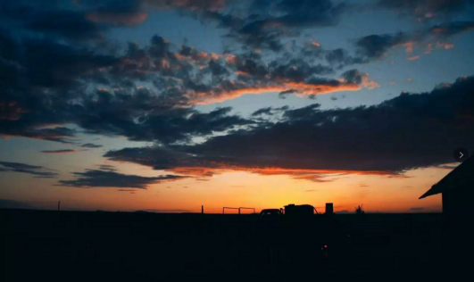 iphone怎么拍日落 v2-60e1e7b5ae6dc0ec6eb49e1c86bdc2fa_r.jpg