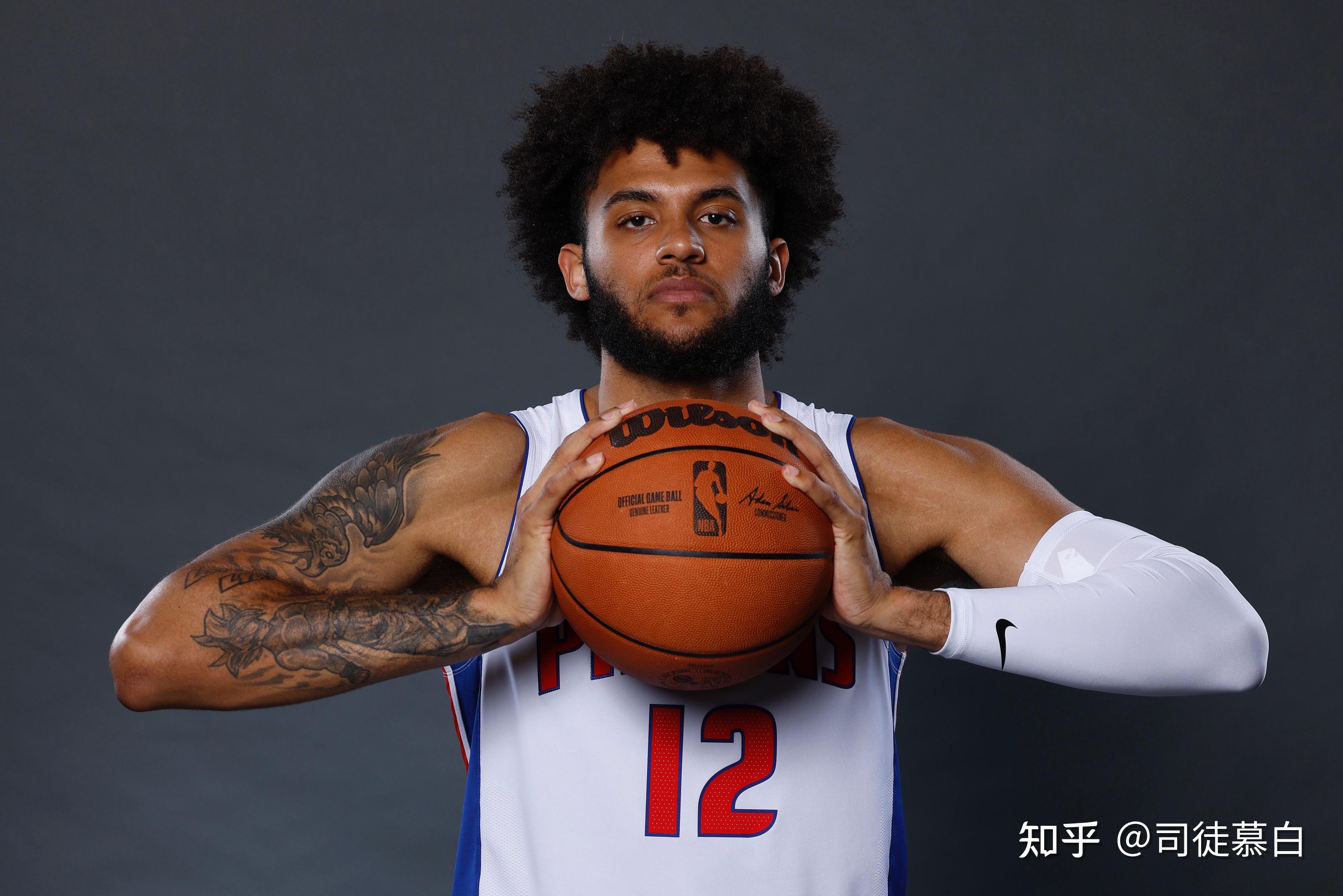 ③鹈鹕队在次轮第13顺位选择了格雷格-布朗.