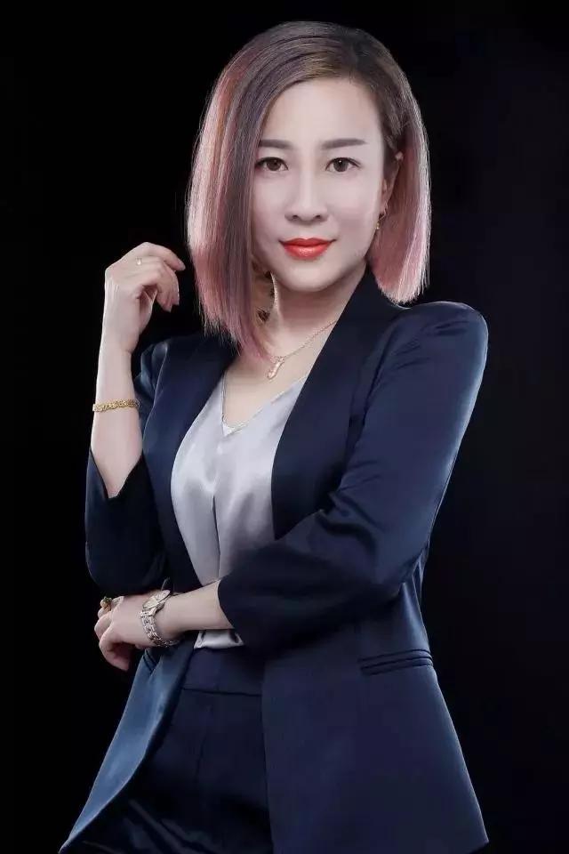 专题人物丨李曦雯:人世斑斓,只有极尽努力,才不辜负这一场.